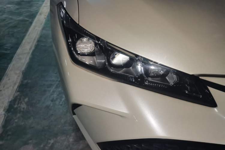 Used Toyota Avalon 2019 2.0L Luxury Edition China VI Standard
