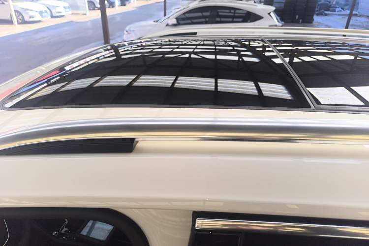 Used Volkswagen Tiguan L 2018 380TSI Automatic All-Wheel Drive Luxury Edition Roof