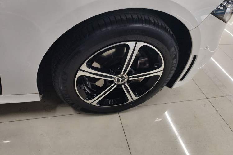 Used Mercedes-Benz A-Class 2022 Revised Version A 200 L Sport Sedan Fashionable Style