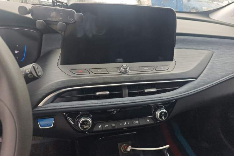 Used Buick Velite 6 2020 Plug-in Hybrid Connected Smart Edition Audio And AC Panel