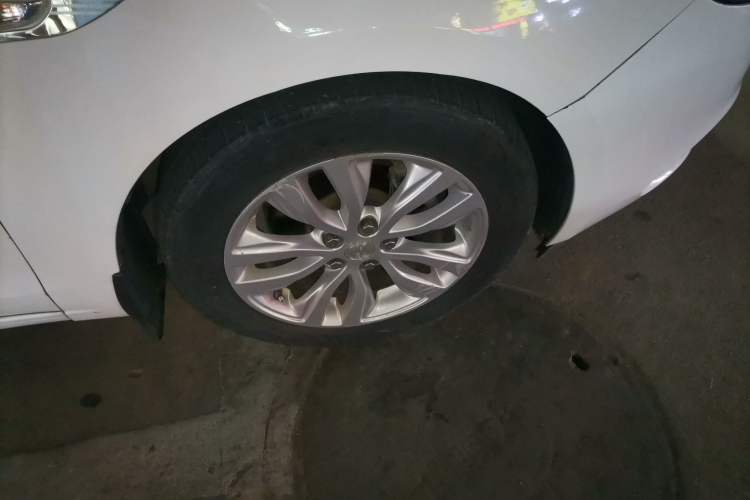 Used Buick GT 2021 Revised Version Flagship 1.5L Automatic Elite Edition Right Front Wheel Hub