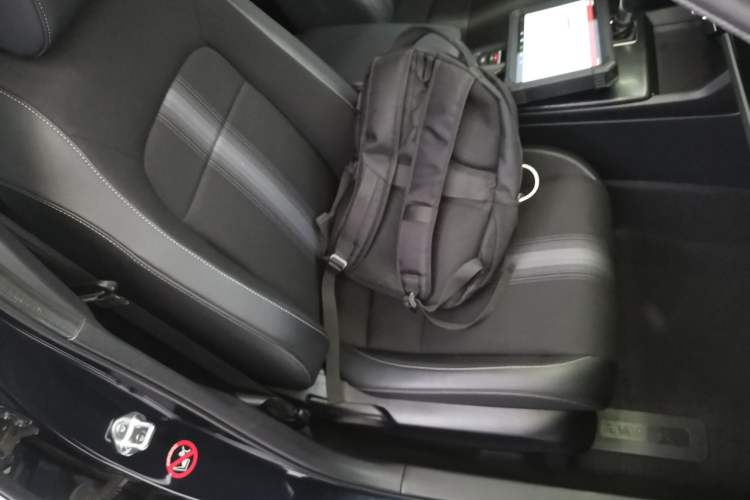 Used Honda Civic 2022 240TURBO CVT Dynamic Edition Right Front Seat