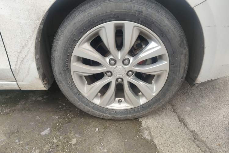 Used Buick GT 2019 15T Dual-Clutch Connected Elite Model China VI Right Front Wheel Hub