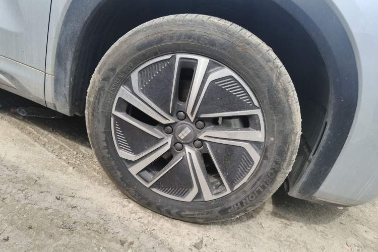 Used Geely Galaxy Xingjian 7 EM-i 2025 120km Exploration+ Version