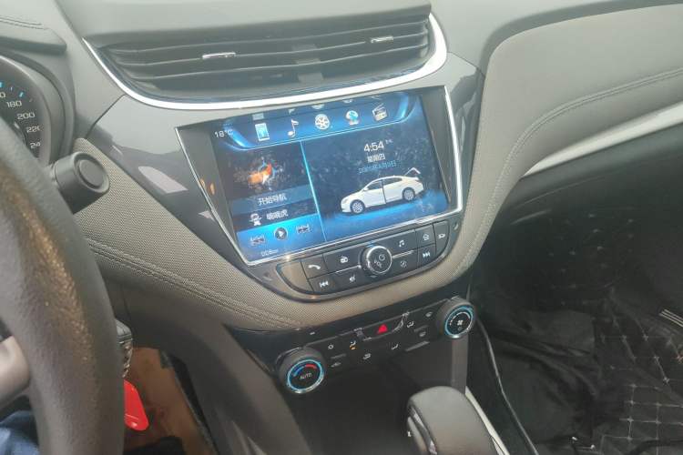 Used Chevrolet Malibu 2016 1.6T Automatic Comfort Edition Audio And AC Panel