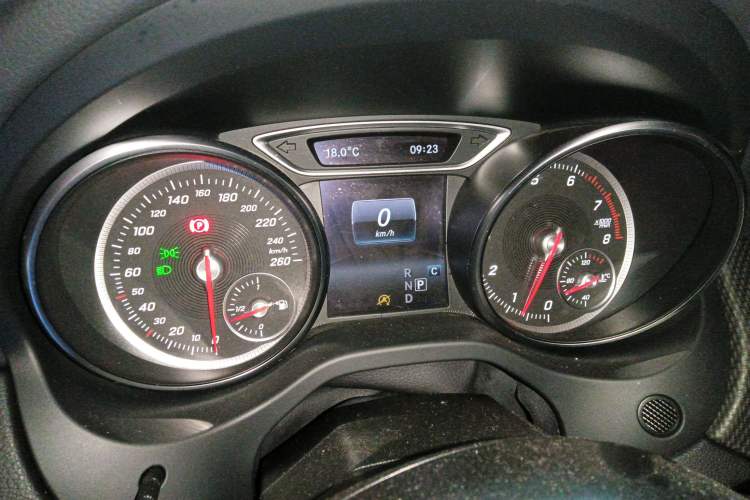 Used Mercedes-Benz GLA 2017 GLA 200 Fashion Model Instrument Cluster