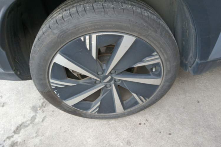 Used Geely Auto FX11 2023 2.0TD DCT Flagship Version Right Rear Wheel Hub