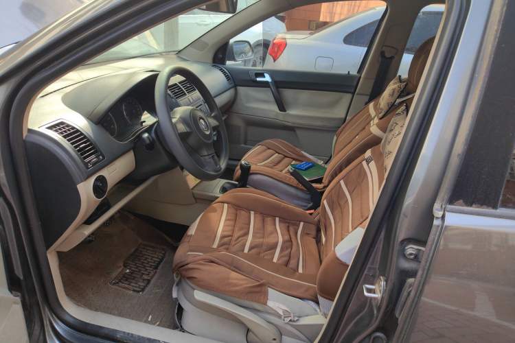 Used Volkswagen Polo 2011 Jingqu 1.4L Manual Sile Edition Left Front Seat