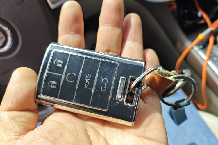 Used Cadillac SRX 2012 3.0L Elite Edition Vehicle Key