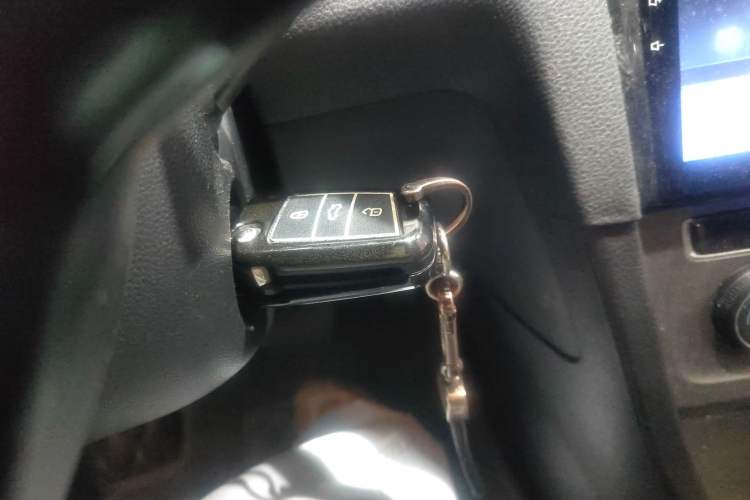 Used Volkswagen Golf 2016 230TSI Automatic Comfort Version
