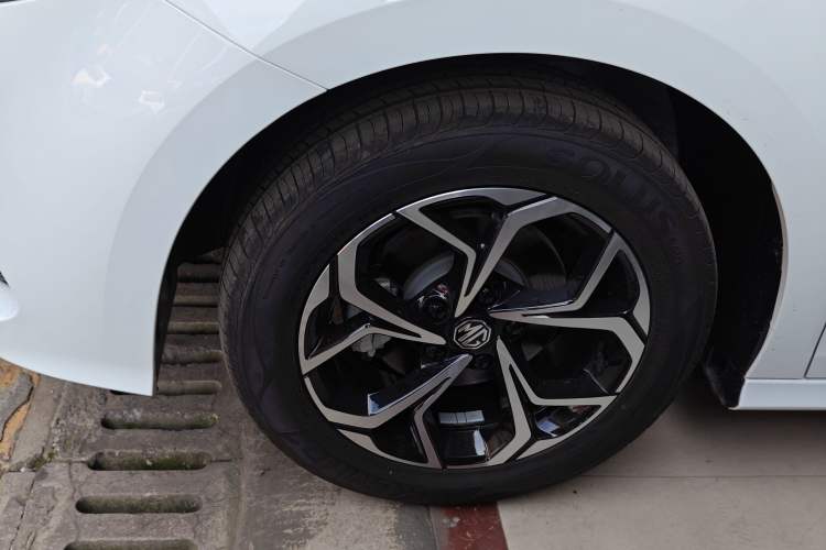 Used MG 5 2023 180 DVVT CVT Luxury Edition