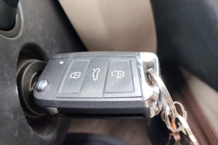 Used Skoda Octavia 2015 1.6L Automatic Yijie Edition Vehicle Key