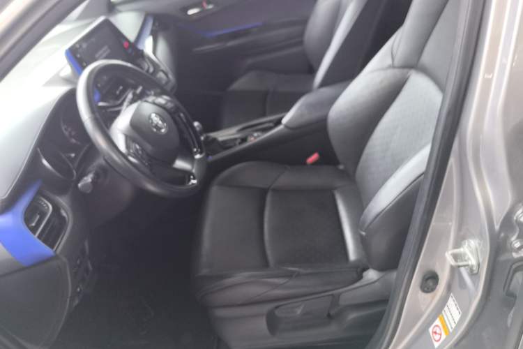 Used Toyota IZOA 2018 2.0L Yichi Version China VI Standard
