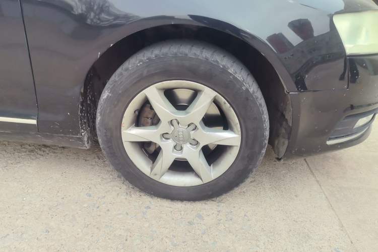 Used Audi A6L 2011 2.0 TFSI automatic Comfort trim
