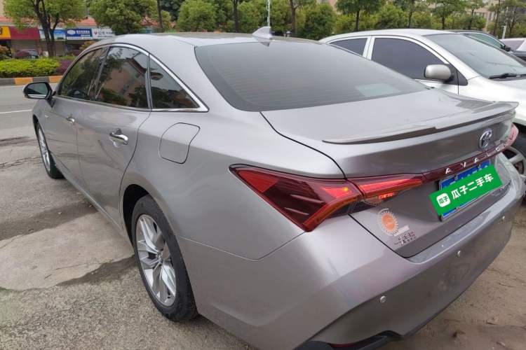Used Toyota Avalon 2019 Dual-Engine 2.5L Luxury Edition China VI Standard
