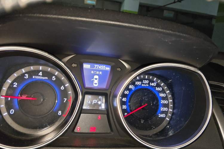 Used Hyundai Elantra (5th Generation / Langdong) 2015 1.6L Automatic Leading Model Odometer Close Up