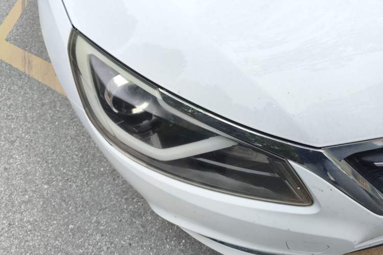 Used Chery Arrizo 7 2016 1.6L CVT ZhiShang Edition Right Front Headlight