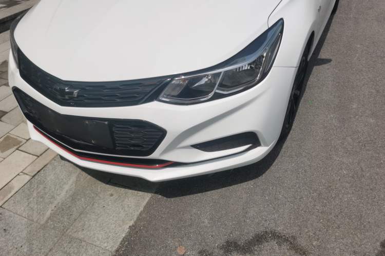 Used Chevrolet Cruze 2018 Redline 320 Automatic Pioneer Edition Left Front Headlight