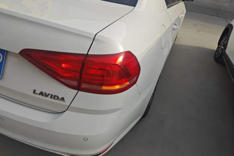 Used Volkswagen Lavida 2015 1.6L Automatic Comfort Edition