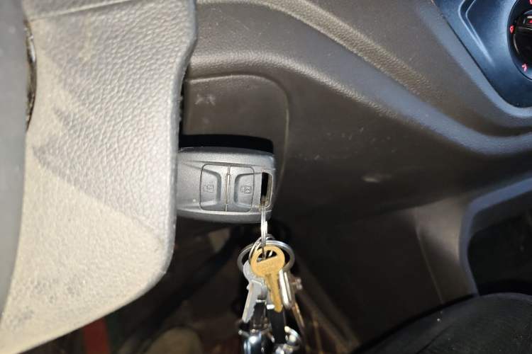 Used Wuling Hongguang V 2022 1.5L Enjoy Edition Electric-Powered LAR Vehicle Key