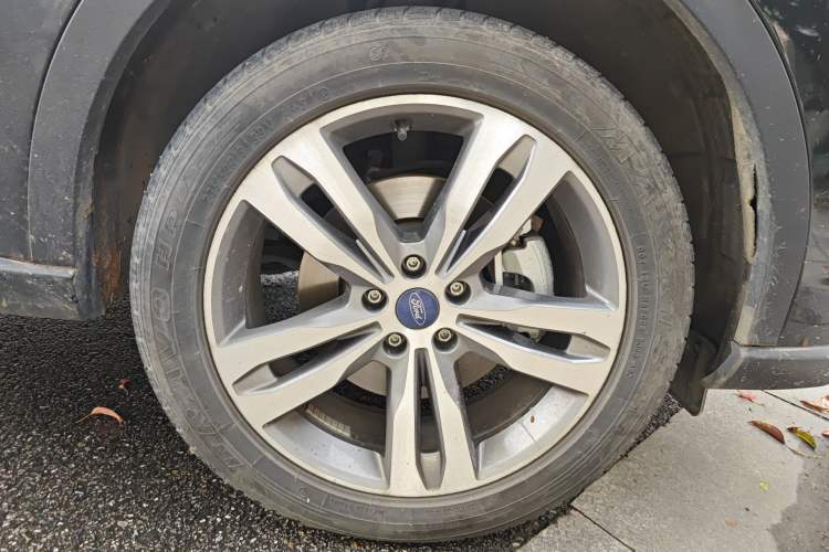 Used Ford Equator Sport 2023 EcoBoost 170 Premier Edition Right Front Wheel Hub