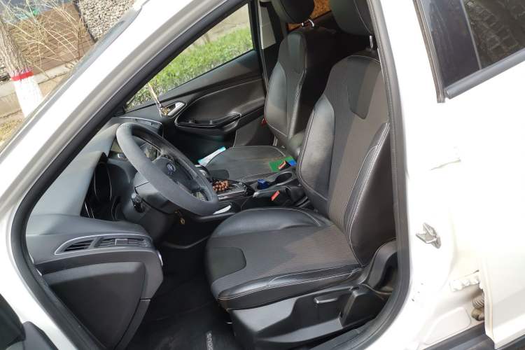 Used Ford Focus 2012 Hatchback 1.6L Automatic Fashion Edition
