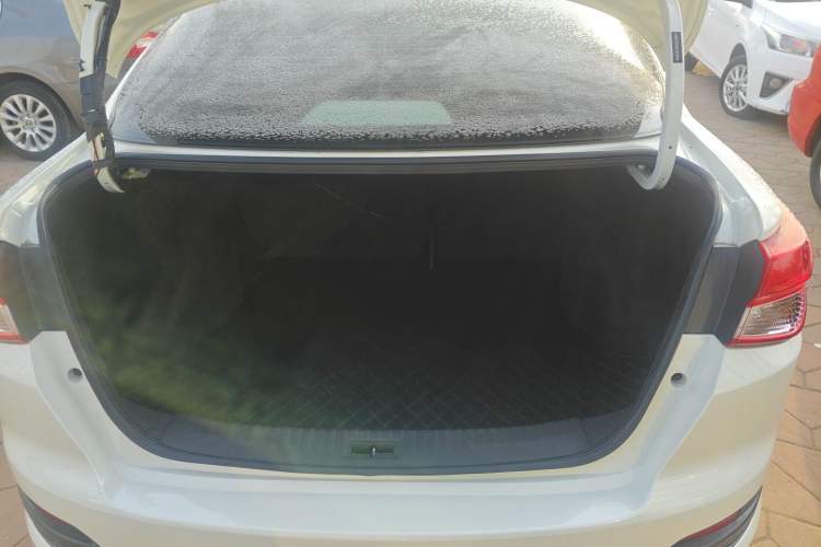 Used Nissan Lannia 2021 1.6L CVT Cool Edition Trunk