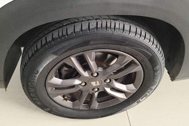 Used Baojun RS-3 2020 1.5L CVT 24-Hour Online Luxury Edition Left Front Wheel Hub