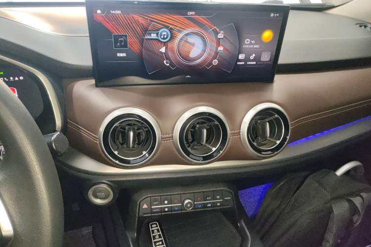 Used Wey VV6 2020 2.0T Two-Wheel Drive Smart Protection+