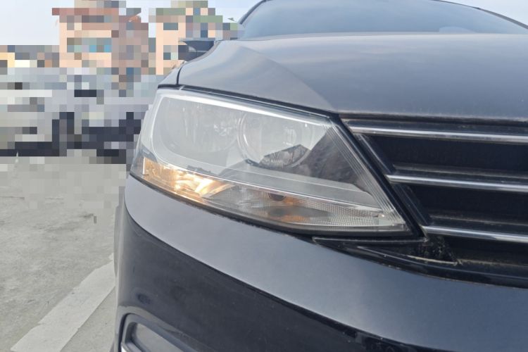 Used Volkswagen Sagitar 2018 1.6L Manual Comfort Model Right Front Headlight