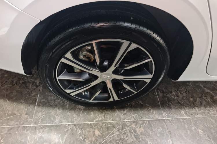 Used Geely Auto Emgrand 2023 4th Generation Champion Edition 1.5L CVT Prestige Model Right Rear Wheel Hub
