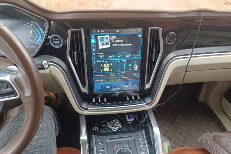 Used Zotye T700 2017 1.8T Dual-Clutch Flagship Model
