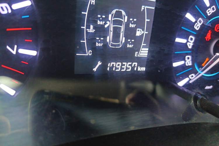 Used Chery Tiggo 3 2016 1.6L Manual ZhiShang Edition Odometer Close Up