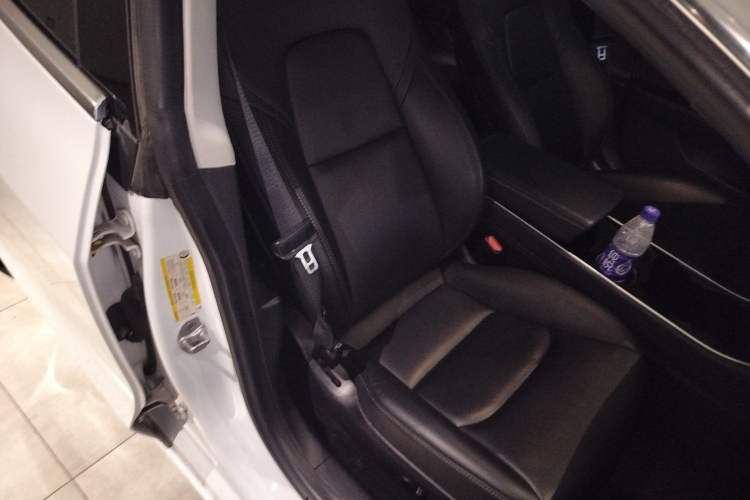 Used Tesla Model 3 2019 Long-Range Rear-Wheel-Drive Version
