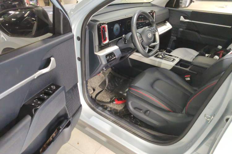 Used Hyundai ix35 2023 Musso 2.0L Flagship Edition TOP