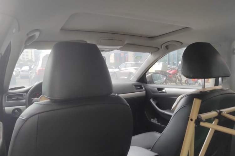 Used Volkswagen Sagitar 2012 1.6L Manual Comfort Model