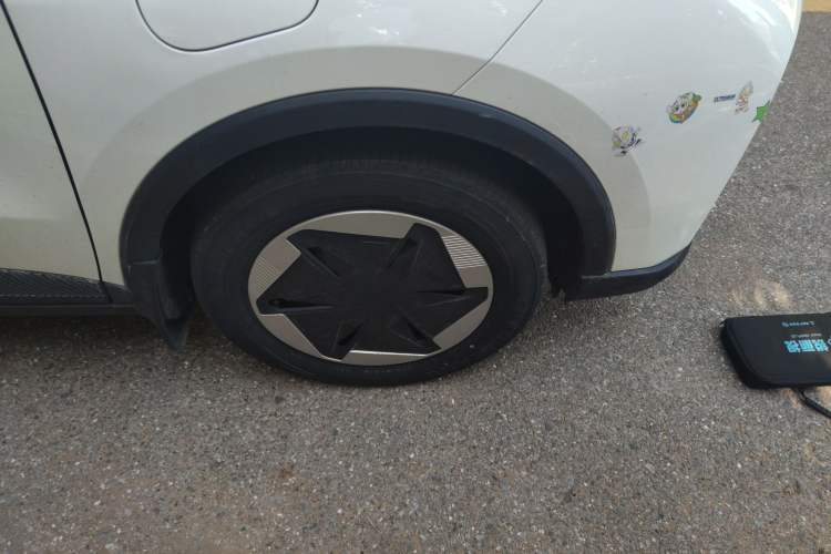 Used Geometry E Firefly 2024 301km Starlight
