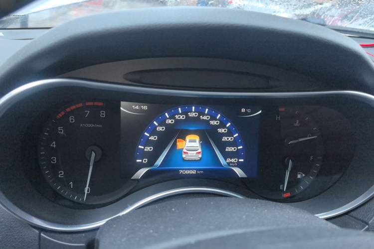 Used Haval H8 2017 2.0T Gasoline Two-Wheel Drive Smart Edition
