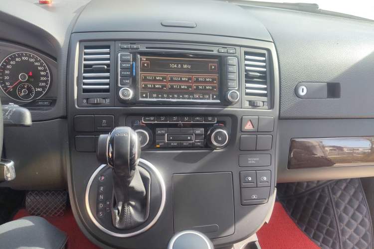 Used Volkswagen Multivan 2012 2.0 TSI Two-Wheel Drive Business Edition Audio And AC Panel