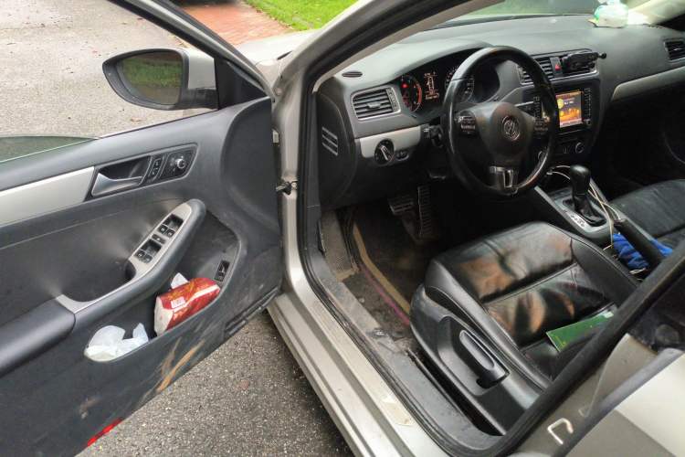 Used Volkswagen Sagitar 2014 1.4TSI Automatic Luxury Model Driver Seat