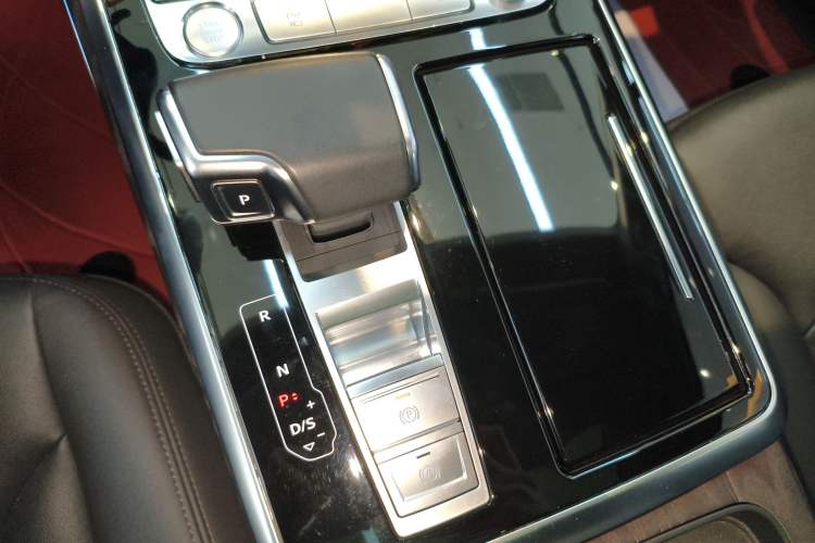 Used Audi Q7 2020 55 TFSI quattro S line sports model