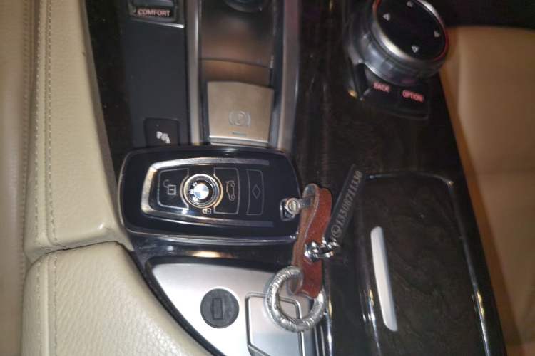 Used BMW 5 Series 2013 530Li Leading Model