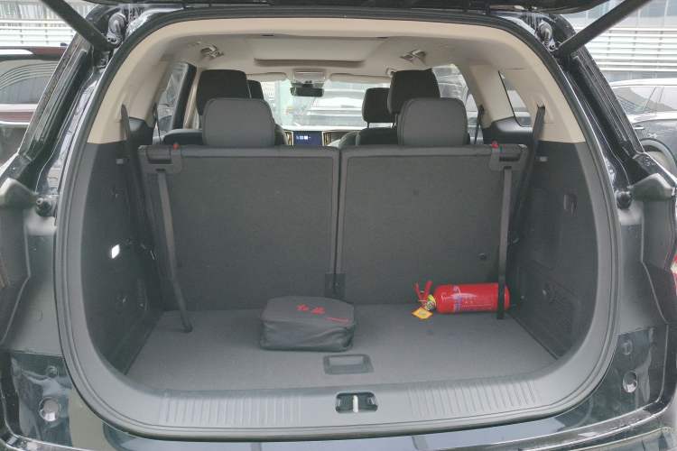 Used Hongqi HS7 PHEV 2024 2.0T PHEV Four-Wheel Drive Flagship Edition 6 Seats Trunk