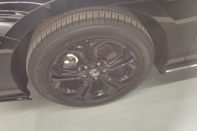 Used Honda Accord 2025 Sport Series 260TURBO Luxury Edition Left Front Wheel Hub