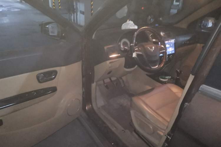 Used Wuling Hongguang 2014 1.5L S Luxury Model