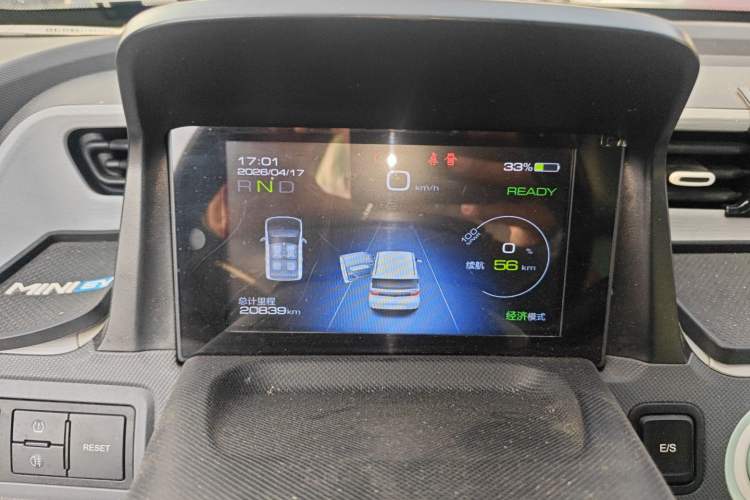 Used Wuling Hongguang MINIEV 2021 Macaron Sandwich Model 170 km Lithium Iron Phosphate
