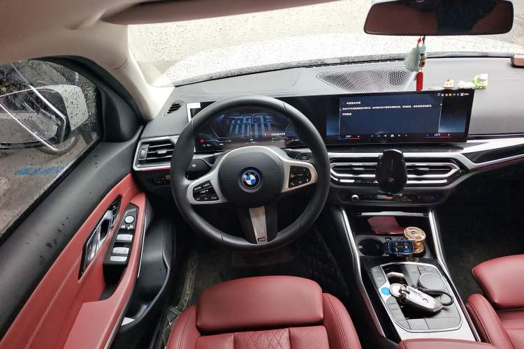 Used BMW i3 2024 eDrive 35 L
