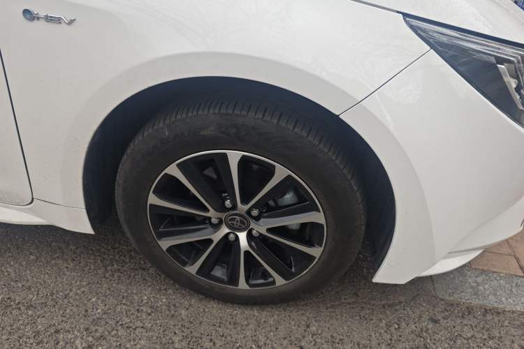 Used Toyota Levin 2024 Smart Electric Hybrid Dual-Engine 1.8L Leading Edition
