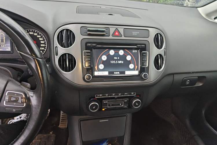 Used Volkswagen Golf 2011 1.4TSI Cross Golf Audio And AC Panel