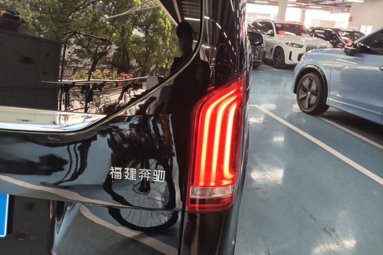 Used Mercedes-Benz V-Class 2021 V 260 Prestige Edition Exterior 3